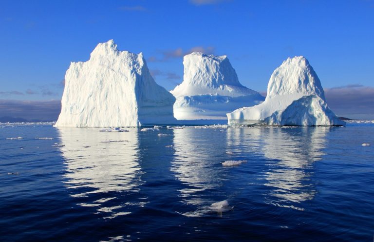 Un Iceberg De 1000 Milliards De Tonnes Se Détache De L'Antarctique ...